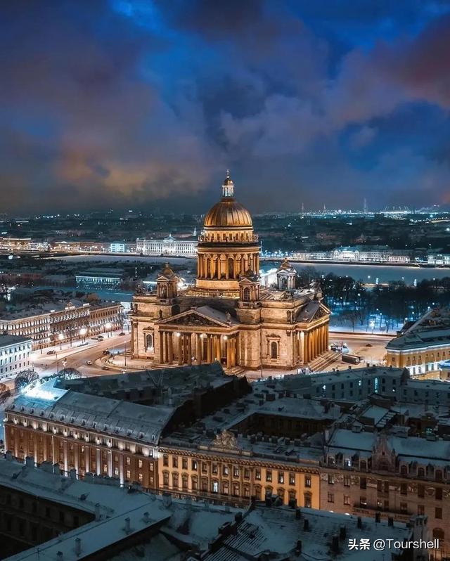 世界上最大的教堂，世界上最大的教堂是什么（圣彼得堡最美丽的教堂）