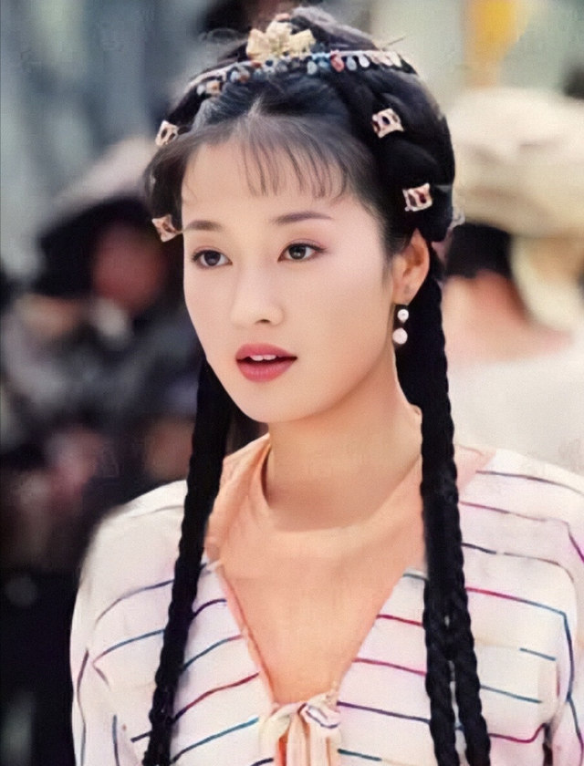 孙俪的各种短发发型，留短发很美的6位女星