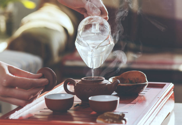 中国人为什么喜欢喝热水，中国人为什么爱喝热水（为何只有中国人爱喝热水）