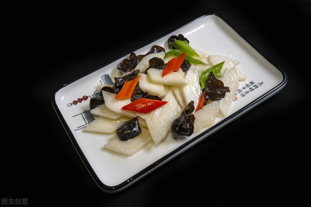 山药需要焯水吗，素炒山药需要焯水吗（山药脆嫩爽口不发黑）