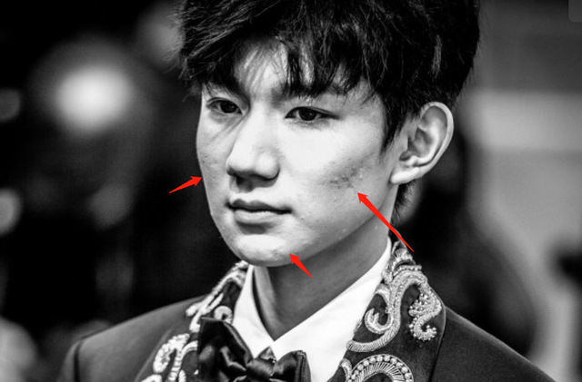 明星照片男,明星照片男生 帅气(当红男星生图:杨洋抬头纹)