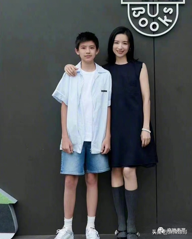 潘粤明年轻时的民国戏，十年前董洁王大治的瓜