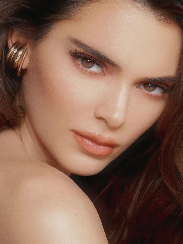 如何化彩妆，如何化彩妆教程视频教程（新手一看就会的4个万能妆容公式）