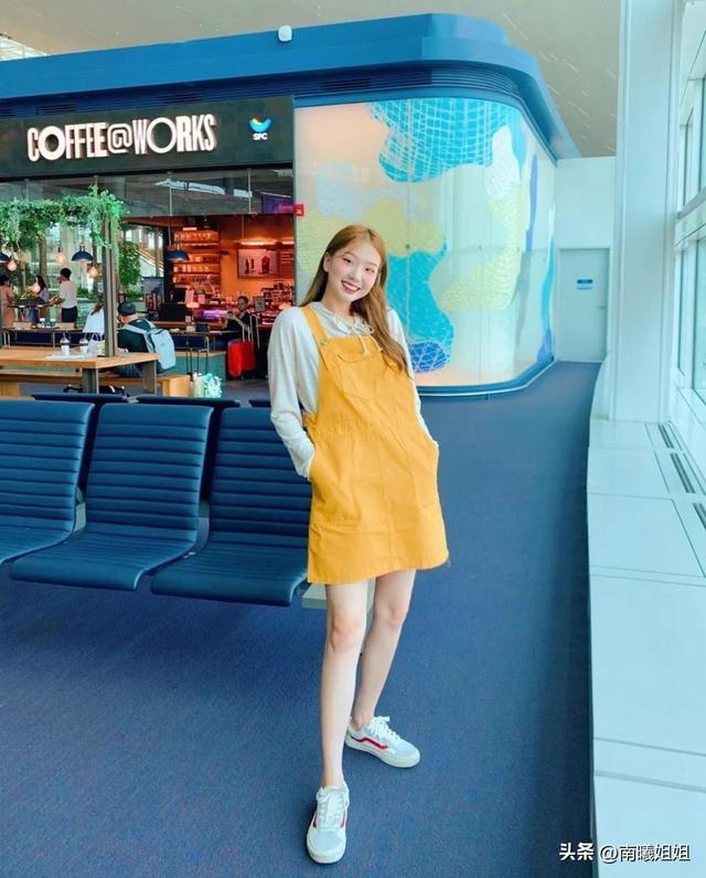 穿裙子配什么外套好看，穿裙子配什么外套好看春季（最近流行一种穿法）