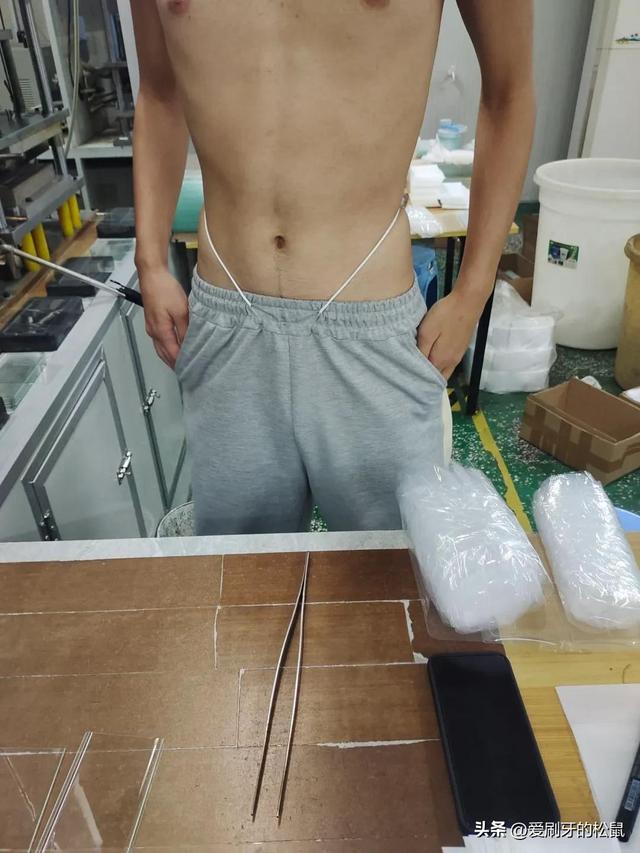 对女生没兴趣是怎么回事，对女生不感兴趣是怎么回事（朋友们我现在对女人没兴趣了怎么办）