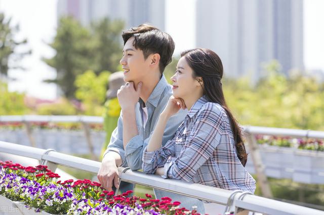 怎么哄男孩子开心，逗男朋友开心的俏皮话（当男人对你越来越冷淡时）