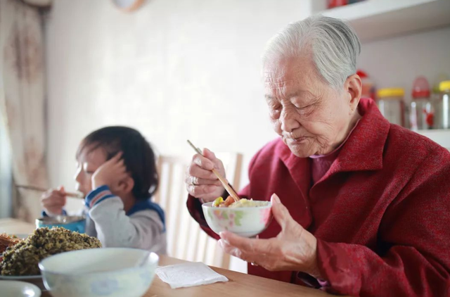 频繁生女儿的原因，碱性食物有哪些备孕（些头胎是女儿的宝妈）