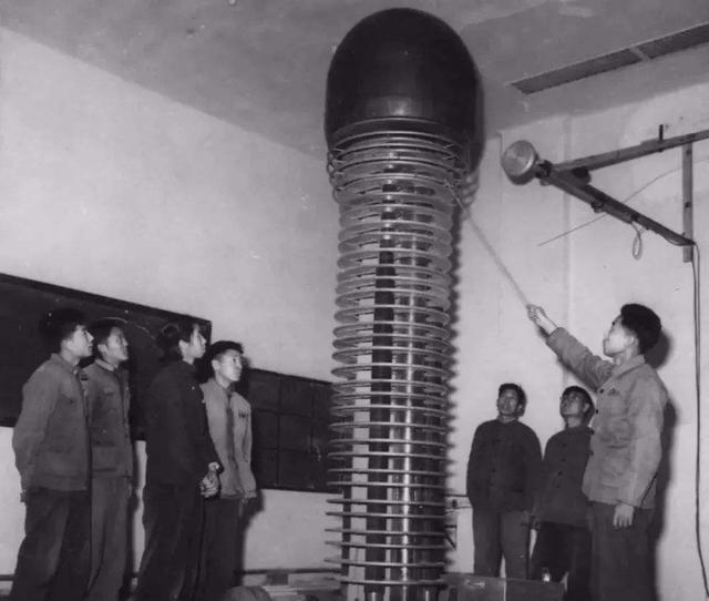 我国第一颗氢弹，我国成功爆炸第一颗氢弹在多少年（中国第一颗氢弹成功试爆后）