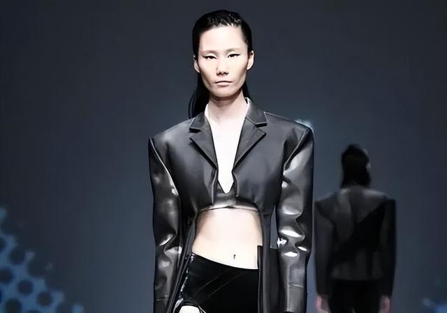 声名鹊起名声大噪区别，名声鹊起和名声大噪有什么区别（人教版教材插图迎合的是谁的审美）