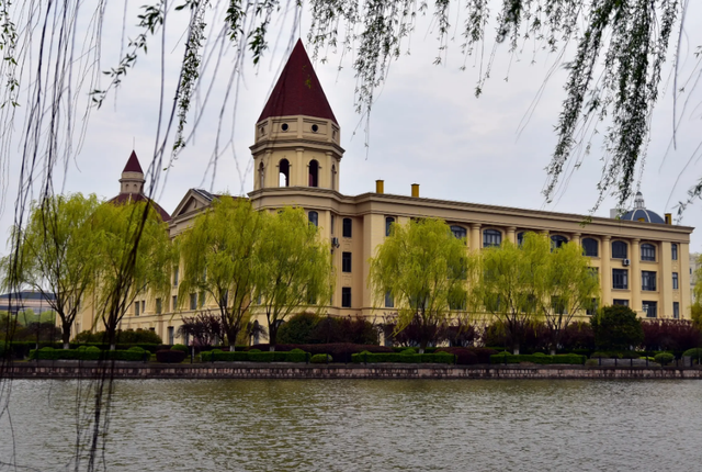 2015年上海市大学排行榜，上海市大学名单排名榜（上海市大学排名出炉了）