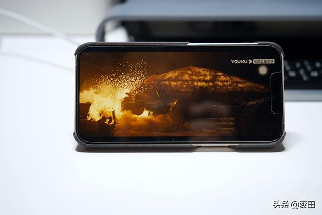 苹果手机无线充电，苹果x怎么无线充电（iPhone13）