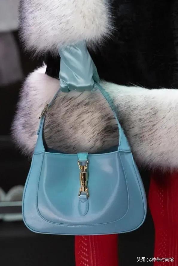 国际品牌女包，包包品牌排行榜前十名女士（今年最火的大牌包包）