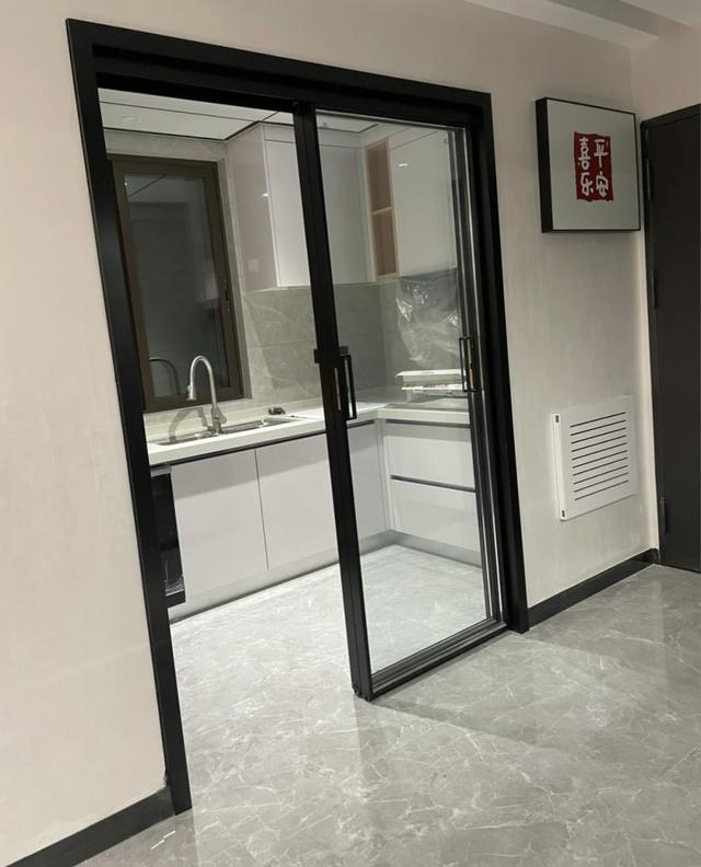 厨房吊顶一般多高，厨房吊顶多少的高度（厨房一定照顾到“10个细节”）