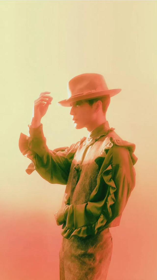 王嘉尔不明显背景图，王嘉尔封面照（王嘉尔壁纸背景图）