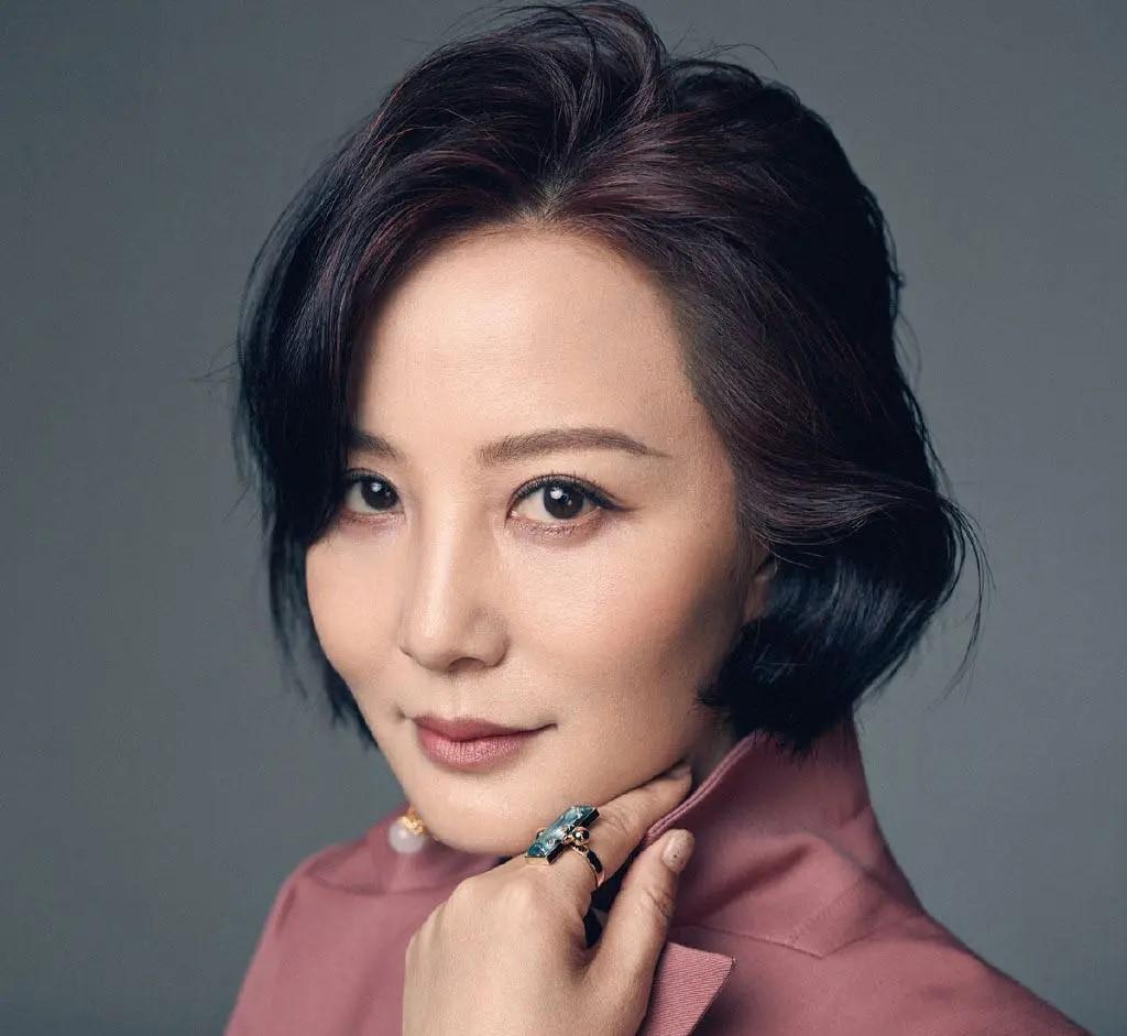 重庆最美女孩,这10位重庆女星,个个肤白貌美 *** 辣的 - 龙腾网