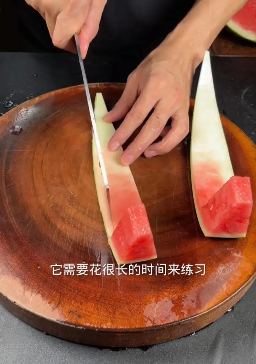 如何做水果拼盘，好看的水果拼盘及做法（在家招待客人也要会做的水果拼盘）