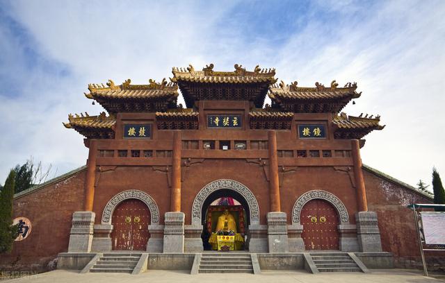 你妈叫你回家吃饭，你妈妈喊你回家吃饭（妈妈喊你回家吃饭什么意思）