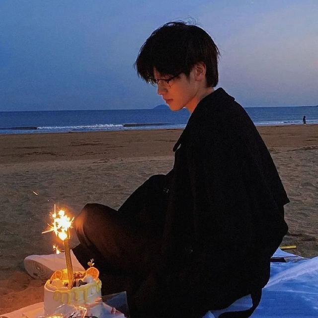 男生的手好看图片，手控头像/男生/好看的手手♡月牙儿微信（男生最心动的4种头像类型）