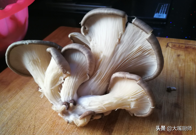平菇买多了怎么保存，买回来的新鲜平菇怎么保存（菇农教你4个妙招）