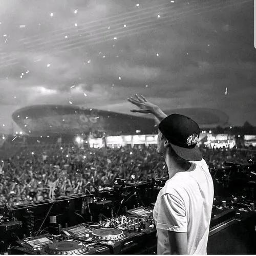 合唱歌曲大全100首，有哪些合唱的歌曲（盘点那些感动所有人的万人大合唱）