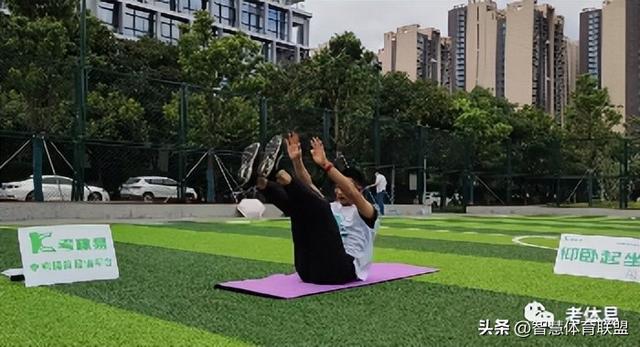 仰卧起坐技巧，怎样练仰卧起坐（这五个训练动作助你拿高分）