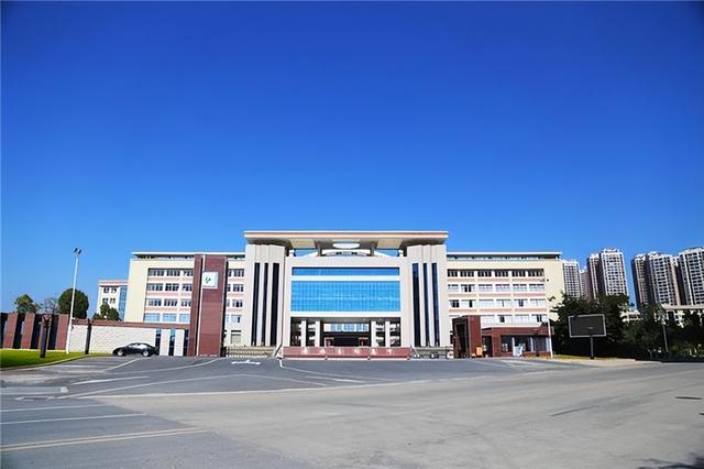 广西师范大学附属外国语学校，广西师范大学附属外国语学校2019高考喜报成绩、一本上线人数情况（2022年广西实力最强的5所中学）