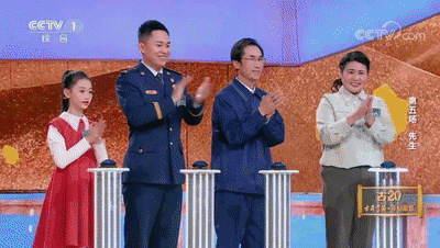 王者荣耀怎么观战好友，王者荣耀无法观战好友怎么办（舞台上告白的农民工火了）