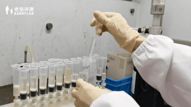 怎么看蜂蜜纯不纯 小窍门辨别蜂蜜真假，怎么看蜂蜜纯不纯（发现这些鉴别方法骗我好多年）