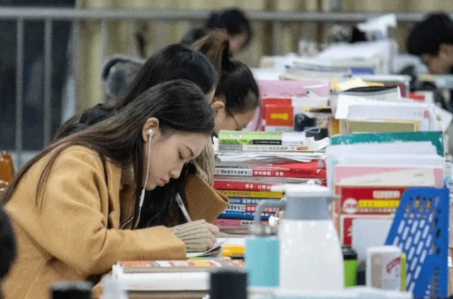师范考研那个学校好考，哲学系考研院校（最难考学校前10名有7所师范）