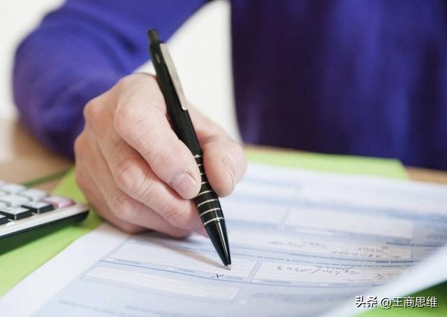 砖家是什么意思，砖家是什么意思一砖头打蒙的家伙（为何他们一发声，百姓就要开骂）