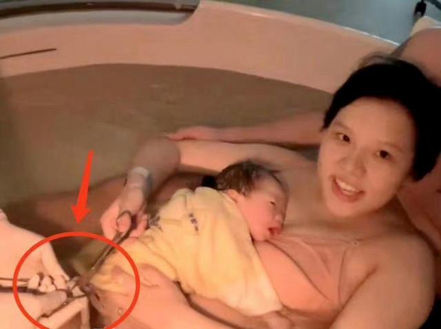 hold姐素颜，lisa素颜丑照（台湾演员Hold姐谢依霖自己剪脐带）