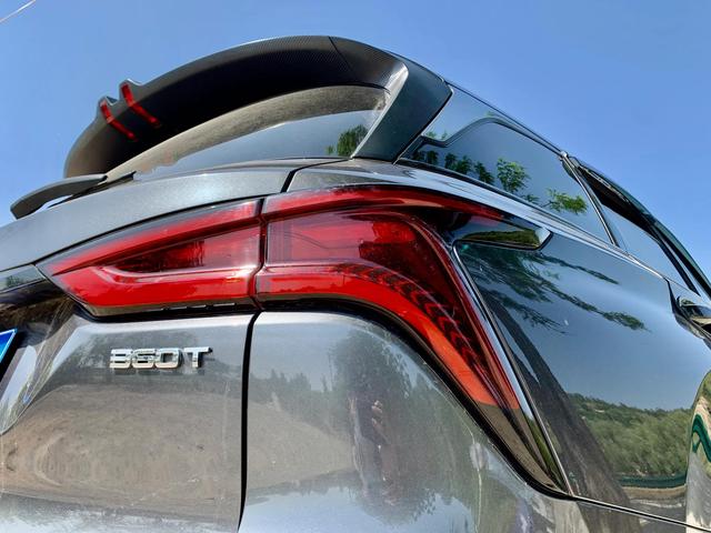 多功能方向盘是什么意思，多功能方向盘是干嘛的（75p老司机详解多功能方向盘的用处与用法）