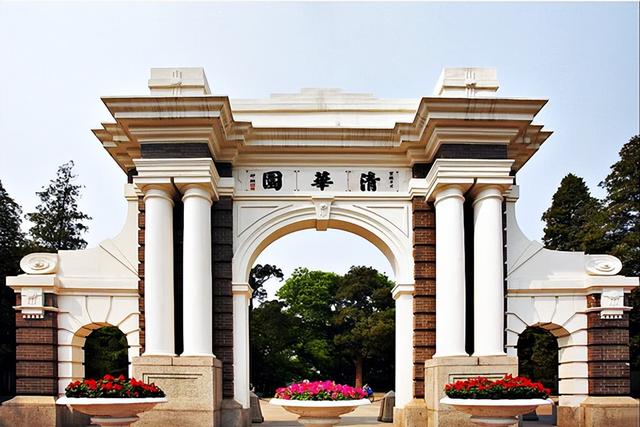 大连艺术学院怎么样，大连艺术学院宿舍（只要一对照就知道该不该选）