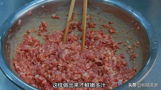 羊肉饺子馅怎么调好吃，纯羊肉水饺如何调馅好吃（记住2放3不放技巧）