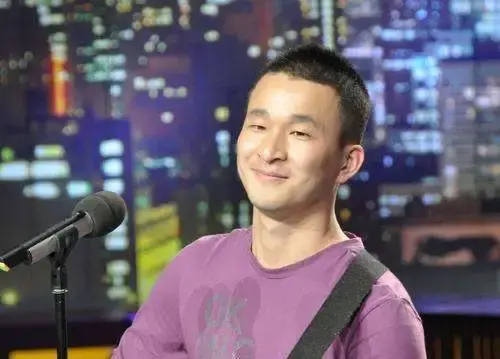 旭日阳刚资料，旭日阳刚的旭日阳刚（旭日阳刚：从地铁站唱到了央视）