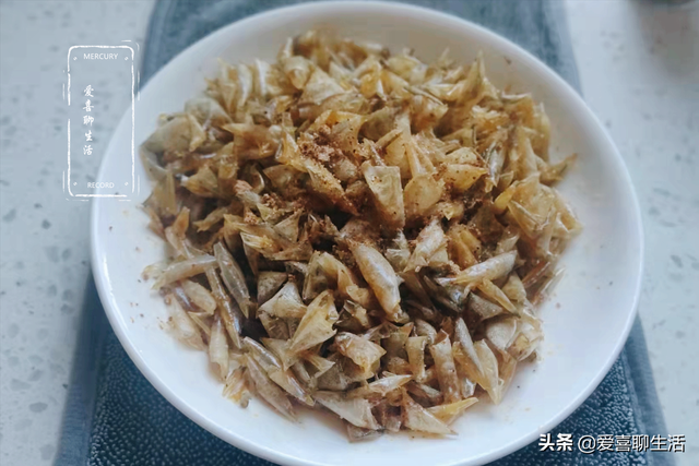 鱼鳞怎么做好吃，咸白鳞鱼怎么做好吃（水产市场遇见它别犹豫）