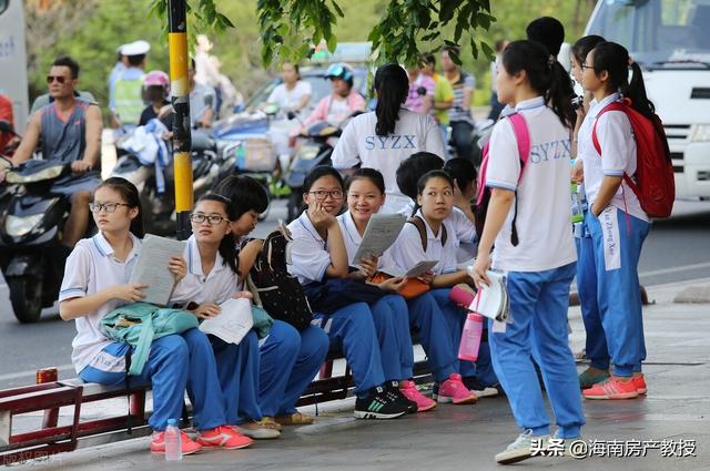 海南高考总分是多少，海南高考满分为什么是900分（全省只有5万人考试）