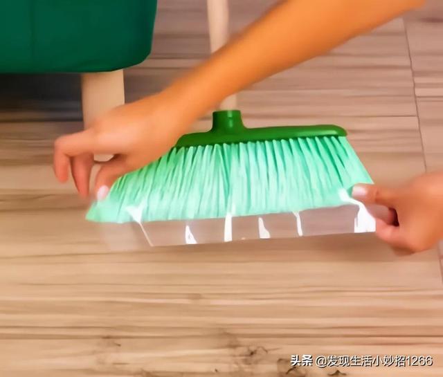 油渍弄衣服上怎么洗掉，衣服上的油渍怎么洗掉（分享12个生活小妙招）