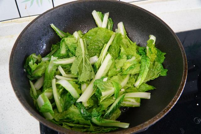 青菜怎么做好吃，水煮青菜怎么做好吃（记住家常简单做法）