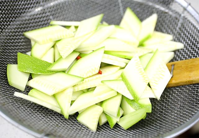 中餐吃什么最有营养，吃什么中餐最好（早餐少吃馒头和稀饭）