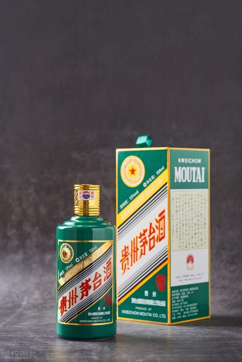茅台跟飞天茅台有什么区别，茅台和飞天茅台区别（飞天茅台酒与生肖茅台酒有什么区别）