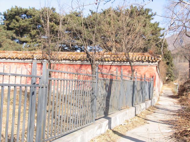 十三陵是谁的墓地，十三陵是谁的墓地被挖了（探访十三陵景陵——宣德皇帝陵）