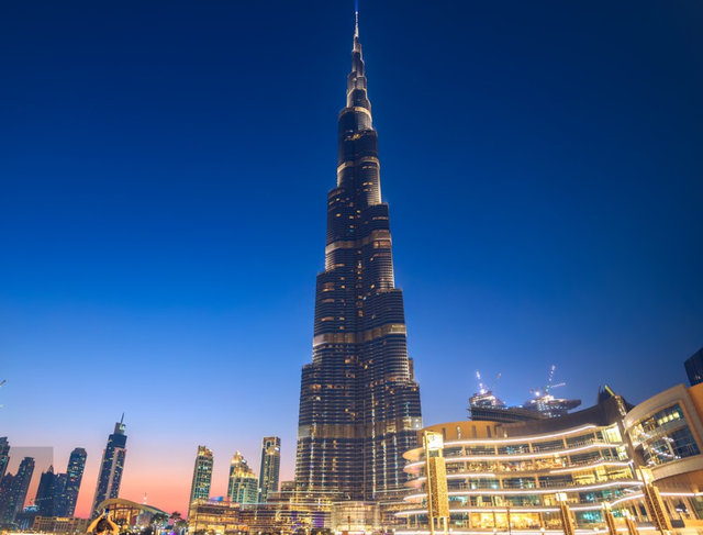 阻尼器的工作原理是什么，阻尼器的工作原理是什么呢（所有的高楼都在大风中摇曳）