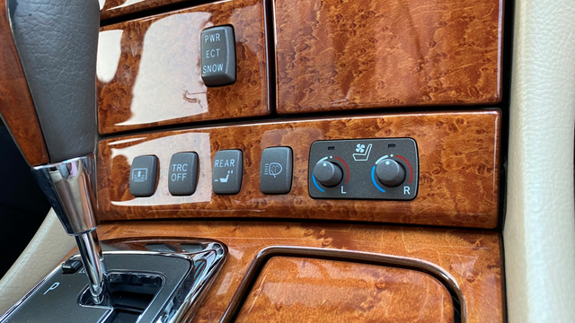 trc关闭怎么打开，雷克萨斯estrc关闭怎么打开（试驾16年车龄的雷克萨斯LS430）