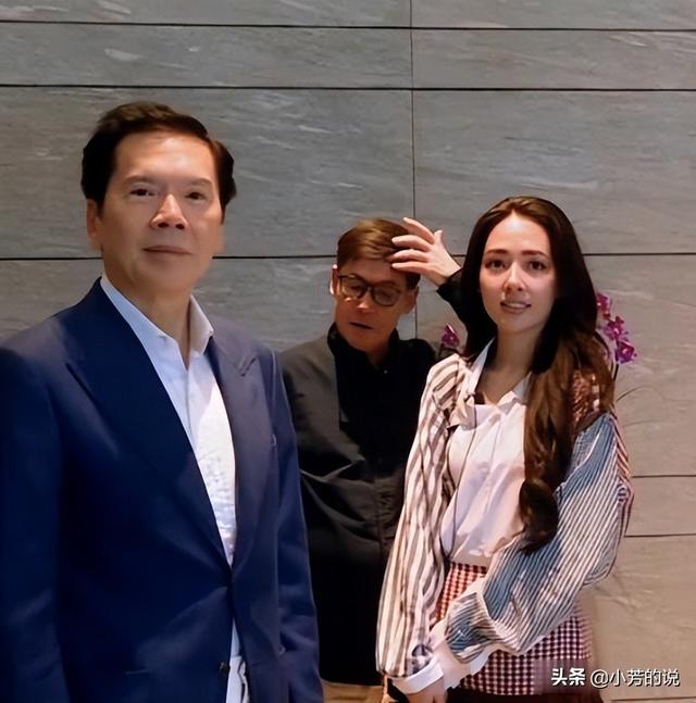 向华强周星驰向华强和星爷谁强向太吐槽周星驰没良心