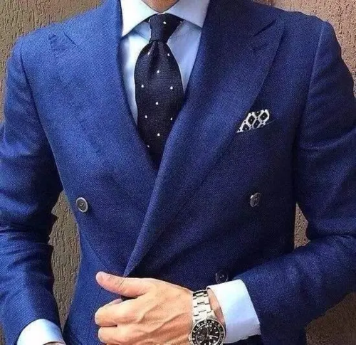 头平的男生适合什么发型，头型扁平适合什么发型男（领型<驳头>怎么选择）