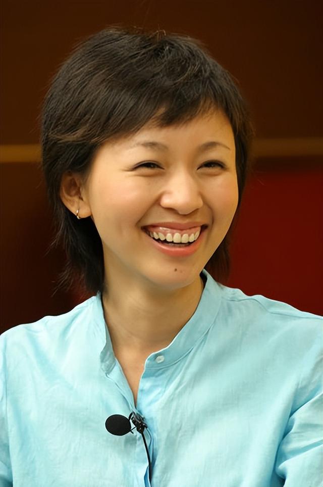春晚主持人龙洋个人资料简介，春晚主持人龙洋是谁（至今未嫁人的10位央视女主持人）