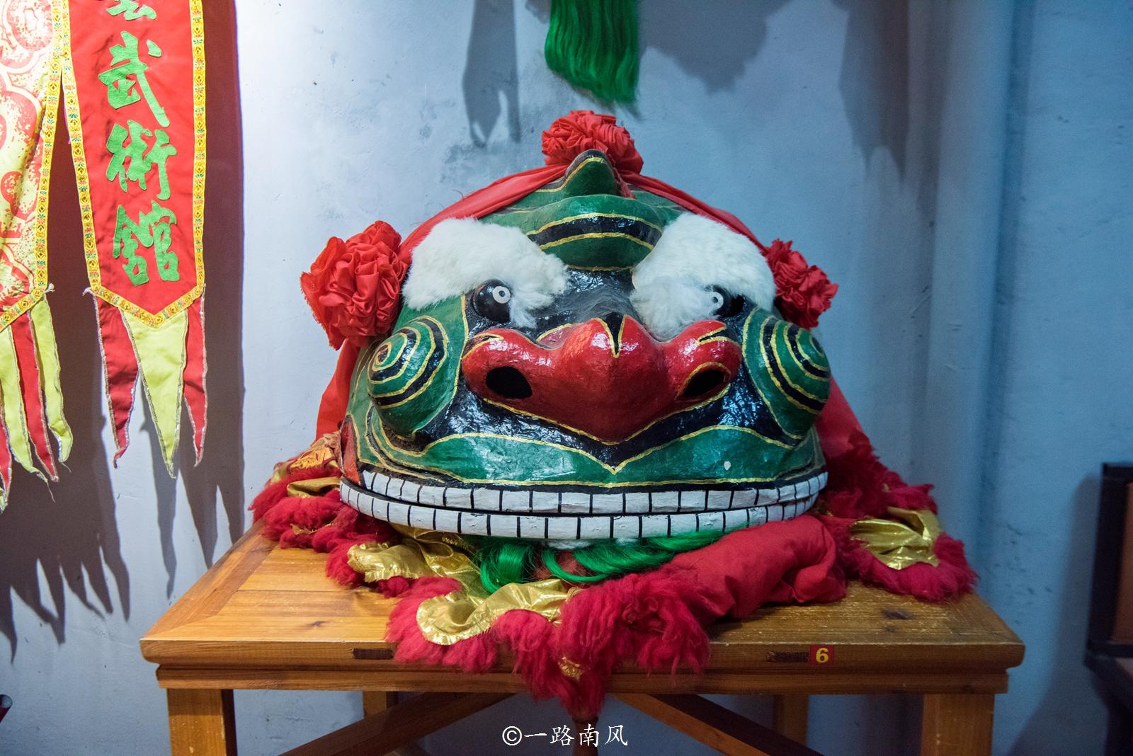 青狮文化旅游景区位于揭阳市榕城区望江北路,首先看到的是南门南滘桥