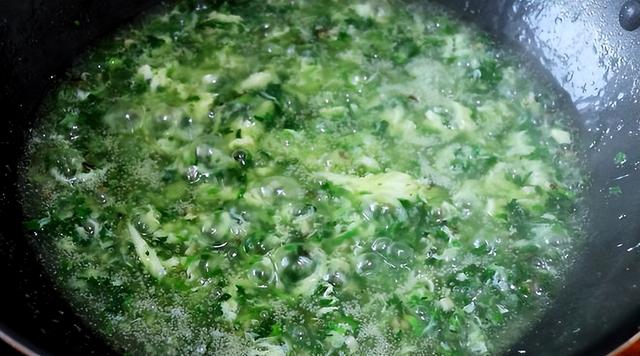 荠菜香菇羹怎么做，遇到路边这种野菜别手软