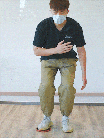 滑雪单板和双板哪个难，滑雪单板容易还是双板好学（你选单板or双板）